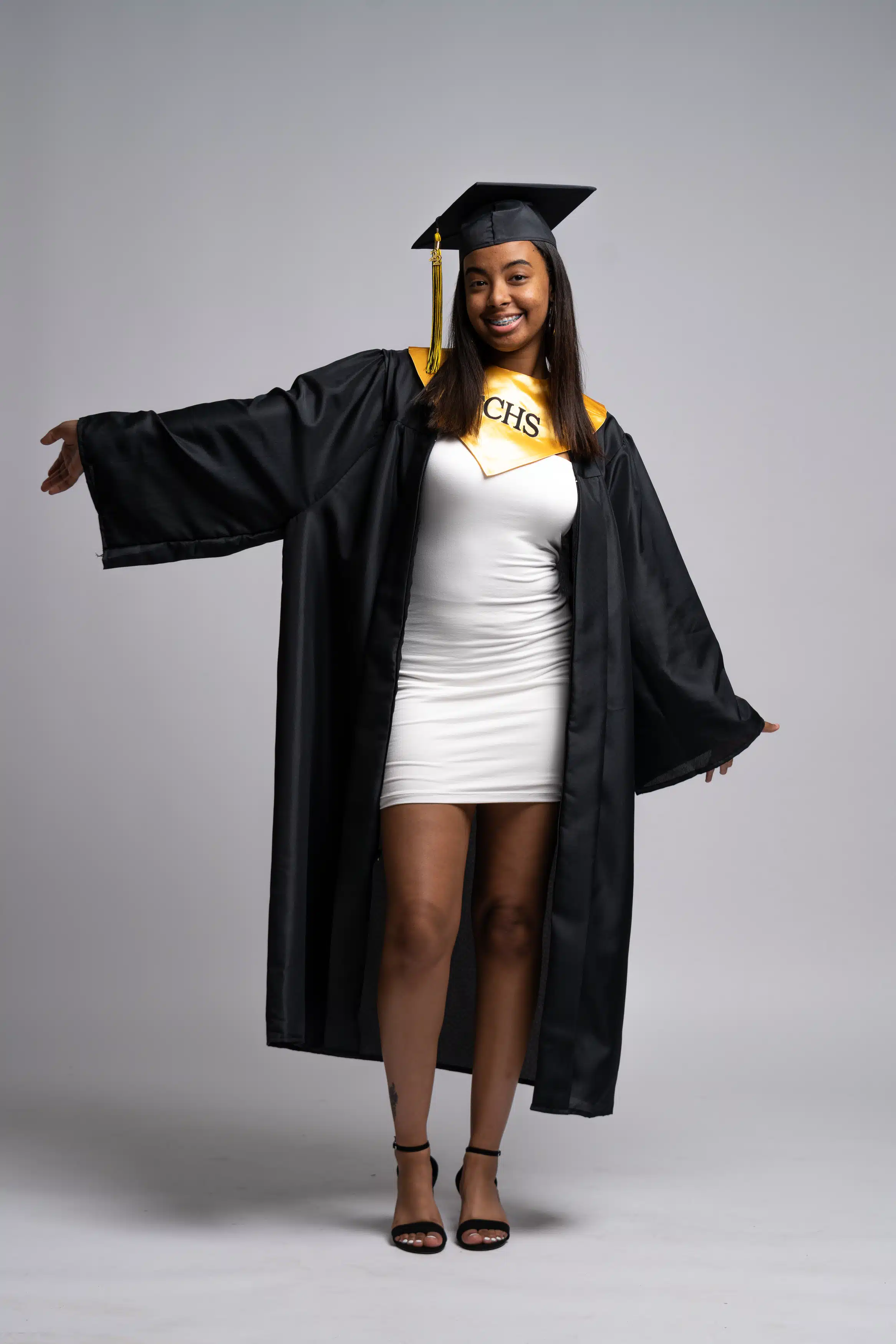 Graduation Photos | Graduation photography poses, Girl graduation pictures, Graduation  poses
