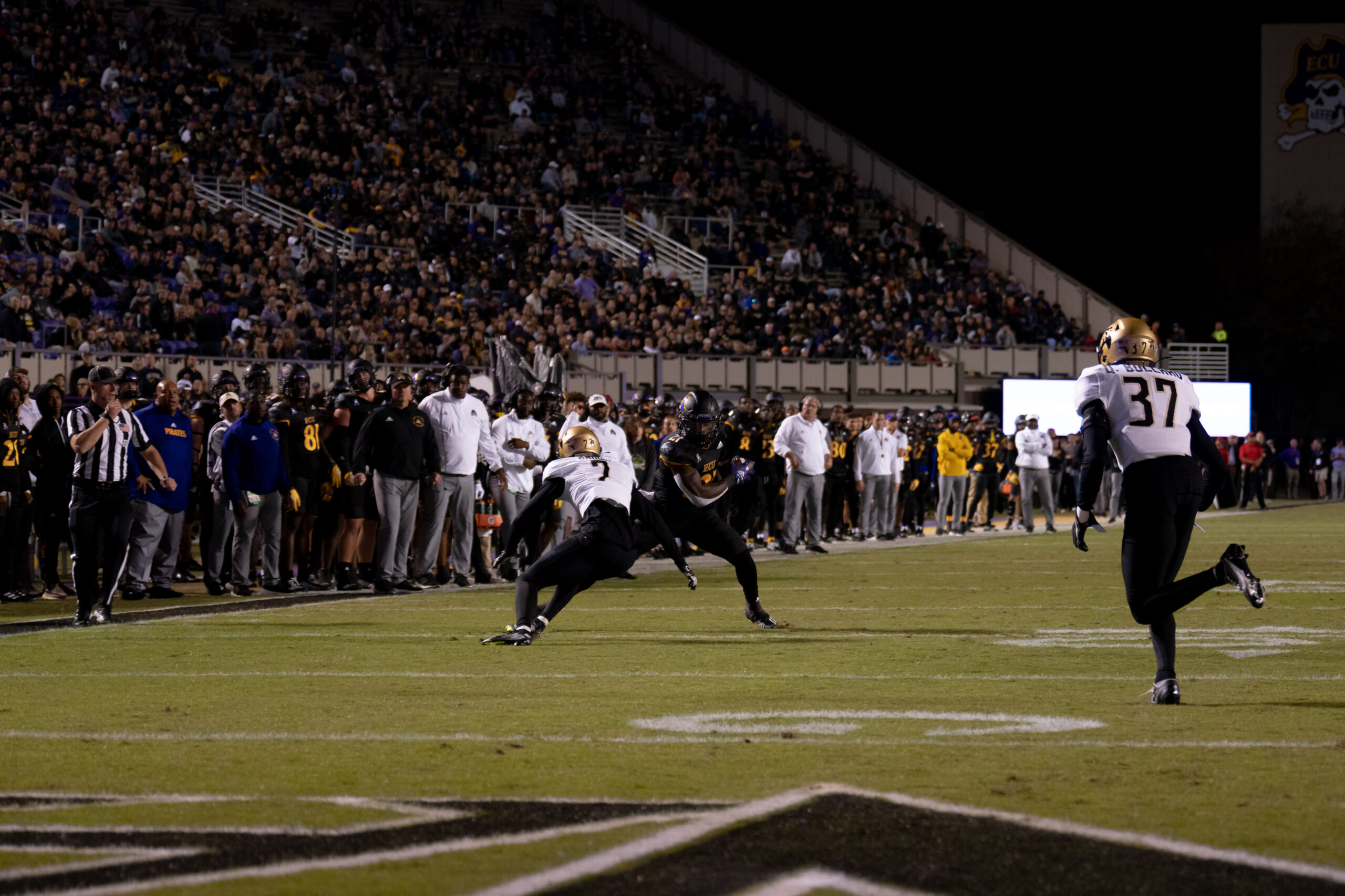 My First ECU College Football Photography Assignment 200 Players spread out across the field during a punt