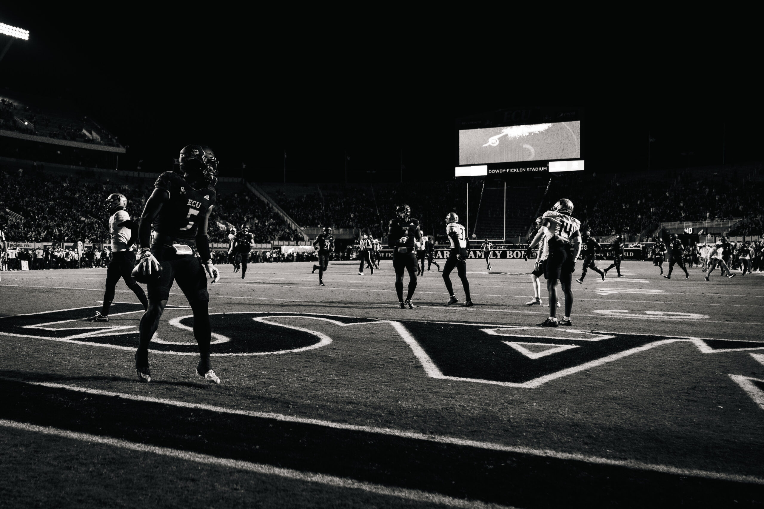 My First ECU College Football Photography Assignment 126 Sports-Photographer-and-Videographer-Greenville-NC-True-Essence-Photography-2-scaled